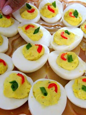 Ashley's Deviled Eggs - Alica's Pepperpot