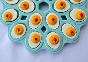 deviled eggs, sriracha deviled eggs- alica's pepperpot