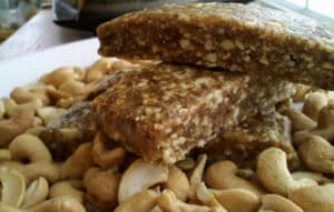 Homemade Lara Bars (Cashew Cookie) - Alica's Pepper Pot