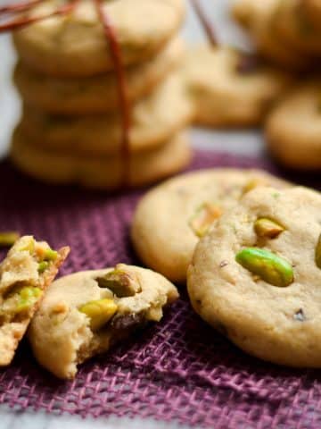 Pistachio Cookies - Alica's Pepperpot