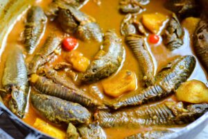 Hassar (armor catfish) curry - Alica's Pepperpot