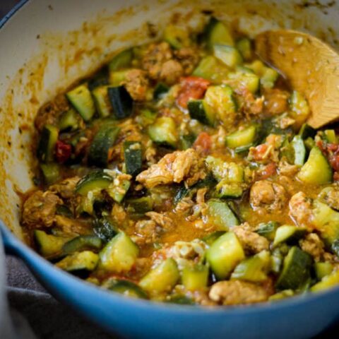 Chicken and zucchini stew 