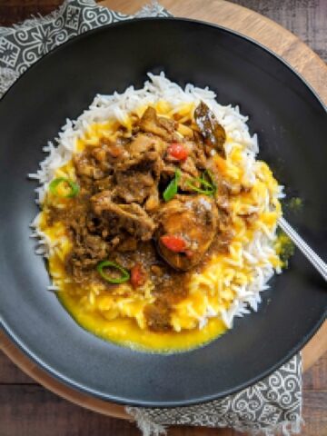 This is an image of Guyanese chicken curry from Alica's Pepperpot's blog